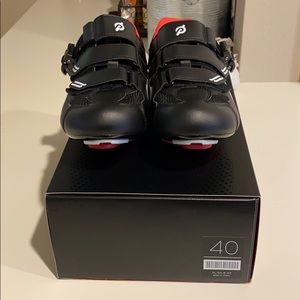 Peloton Cycling Shoes Size 40